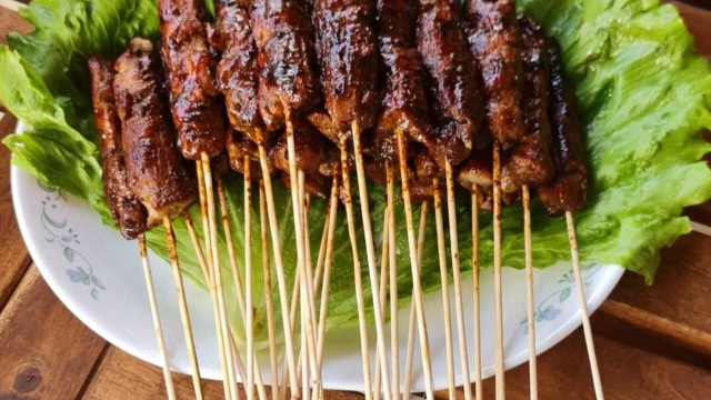 Mengenal Berbagai Jenis Makanan Sate di Indonesia